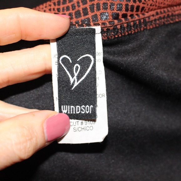 Windsor, mini BodyCon halter dress - Picture 7 of 8